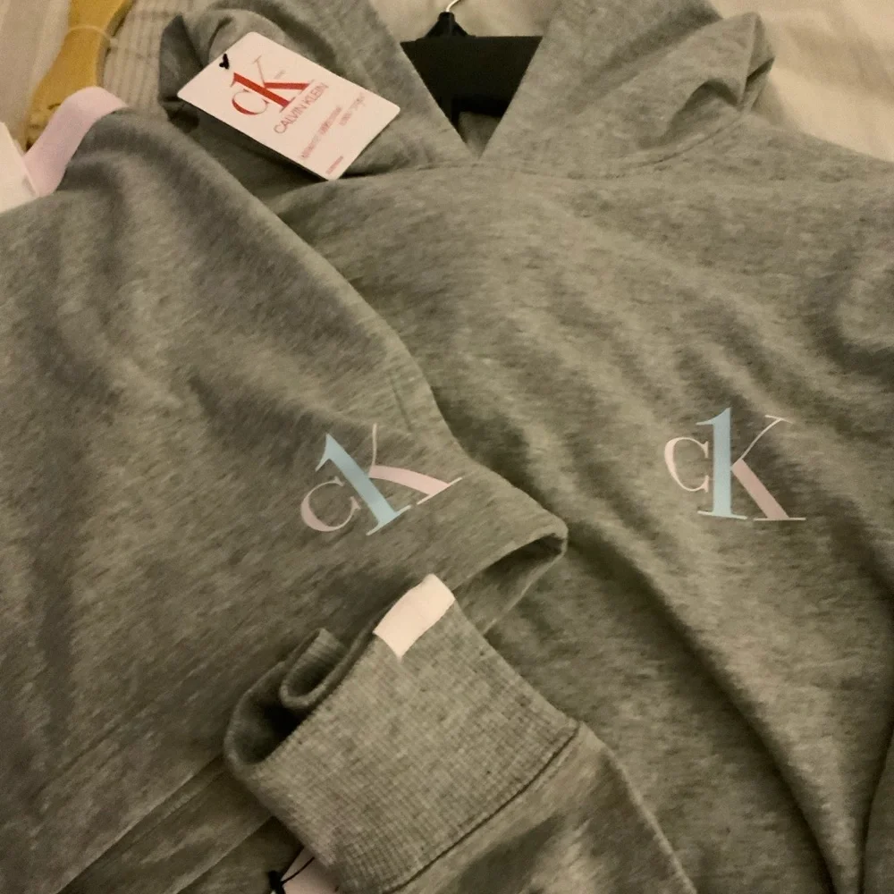 Calvin Klein PJ Set - Picture 5 of 12